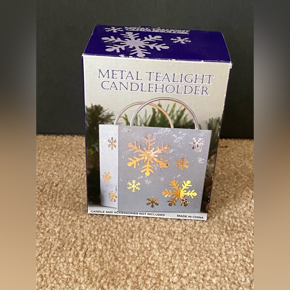 Costco snowflake Christmas gift bag metal tea light candle holder holiday